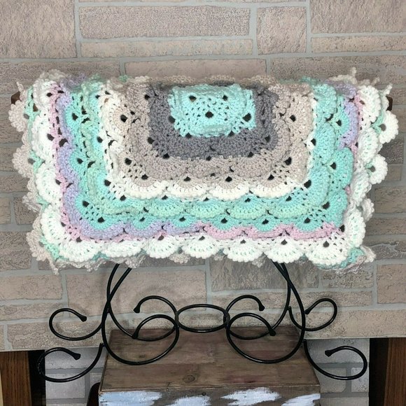 Fluffy Meringue Handmade Crochet Nursery Throw - Picture 3 of 5